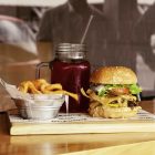 burgers in los angeles